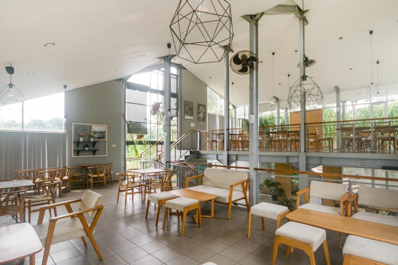 Oyo Life 3204 Beverly Park Bandung Exterior foto